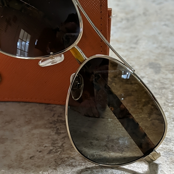 Sunglasses - Picture 3 of 4